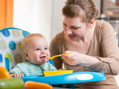 Feeding your 4 To 7 Months old baby Feeding your 4 To 7 Months old baby