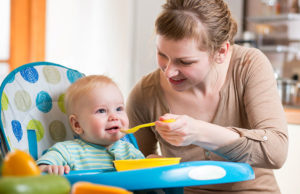 Feeding your 4 To 7 Months old baby Feeding your 4 To 7 Months old baby